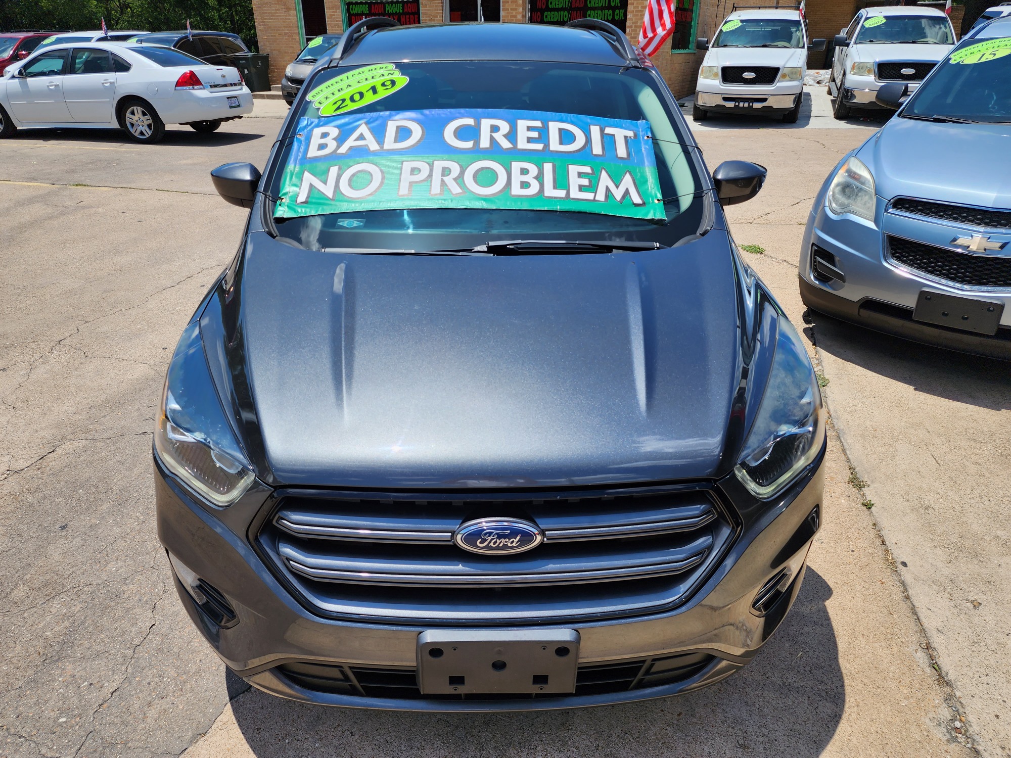 2019 GRAY Ford Escape SEL (1FMCU0HD2KU) , AUTO transmission, located at 2660 S.Garland Avenue, Garland, TX, 75041, (469) 298-3118, 32.885551, -96.655602 - Welcome to DallasAutos4Less, one of the Premier BUY HERE PAY HERE Dealers in the North Dallas Area. We specialize in financing to people with NO CREDIT or BAD CREDIT. We need proof of income, proof of residence, and a ID. Come buy your new car from us today!! This is a Super Clean 2019 FORD ESCAP - Photo #7